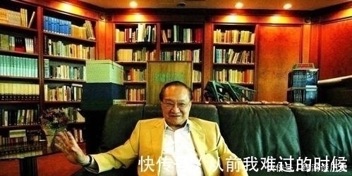 中华民族!金庸:造原子弹不如多做两条裤子,侠之大者?误国误民罢了