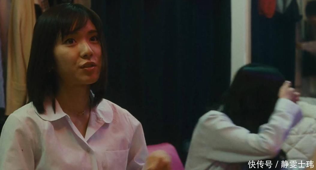 父母|18岁男孩爱“萝莉装扮”,晒卧室照“被狂喷”,父母反驳:很正常