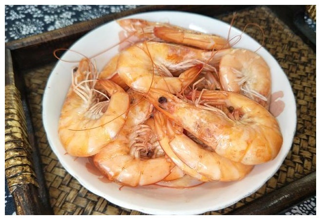 水煮虾，用最简单的方法烹饪，味道鲜美好吃