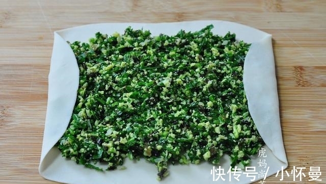 韭菜盒子|新式韭菜盒子,不用捏边,皮薄馅多又均匀,软嫩鲜香
