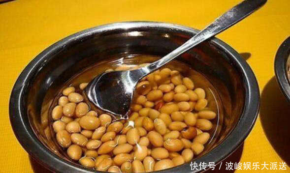 花都|家里养花,用“1种水”浇花,不用施肥也行,浇啥花都“疯长”