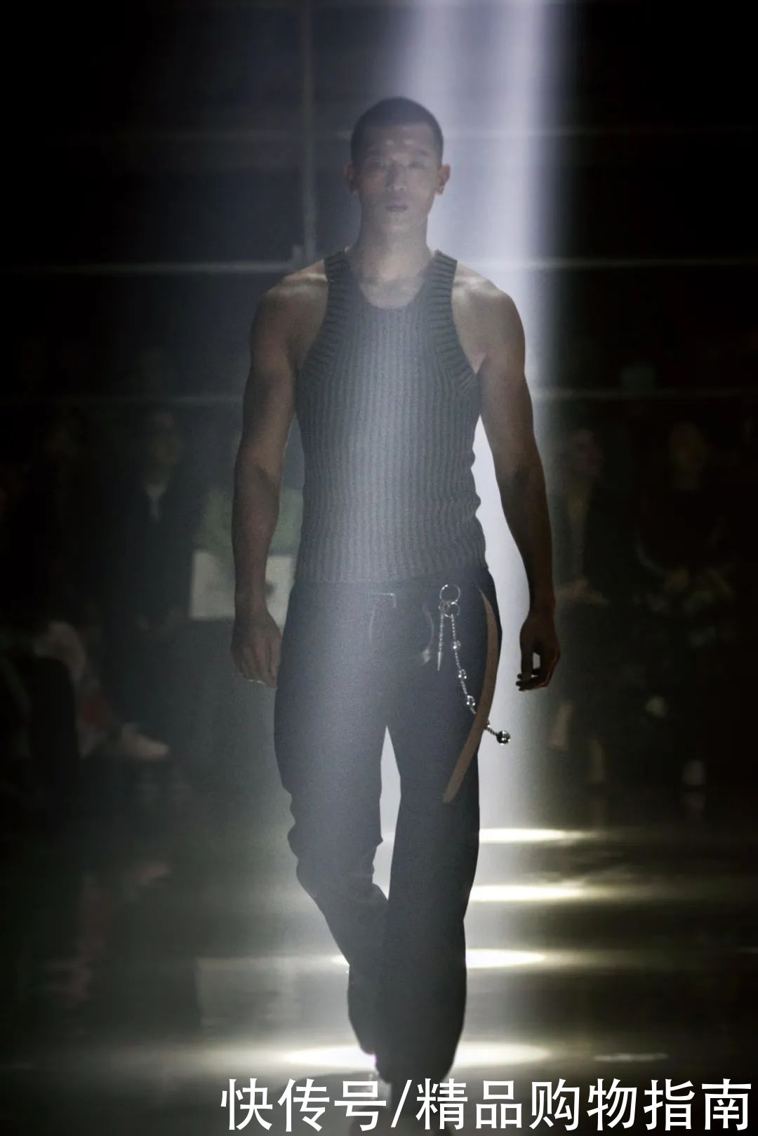 顶流们的阳谋,联手把国潮穿出圈