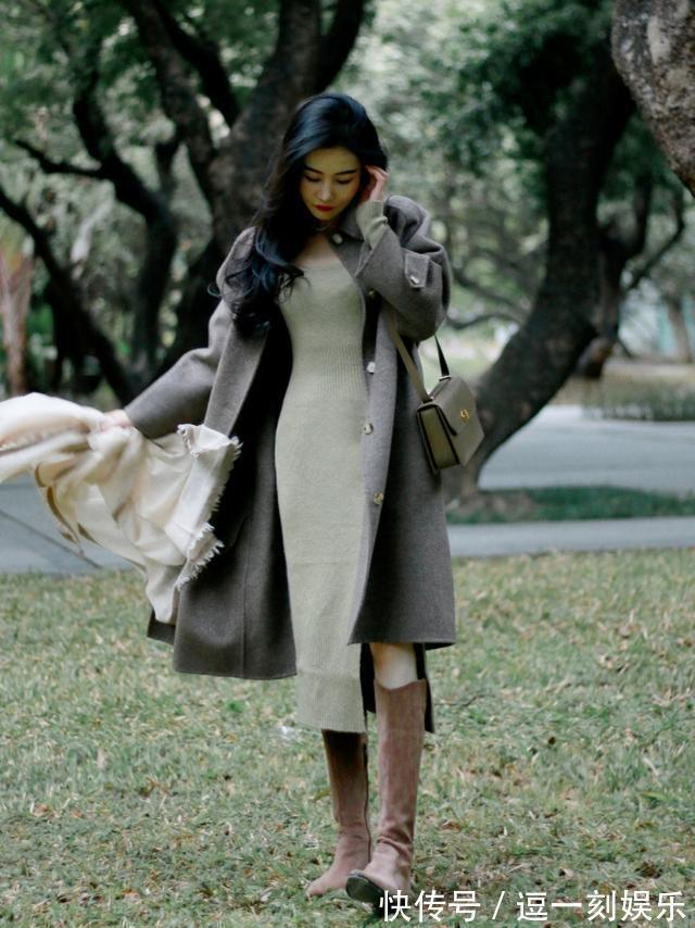 高跟鞋 “长外套+连衣裙”怎么穿更上档次?教你3个穿搭技巧,时髦又高级