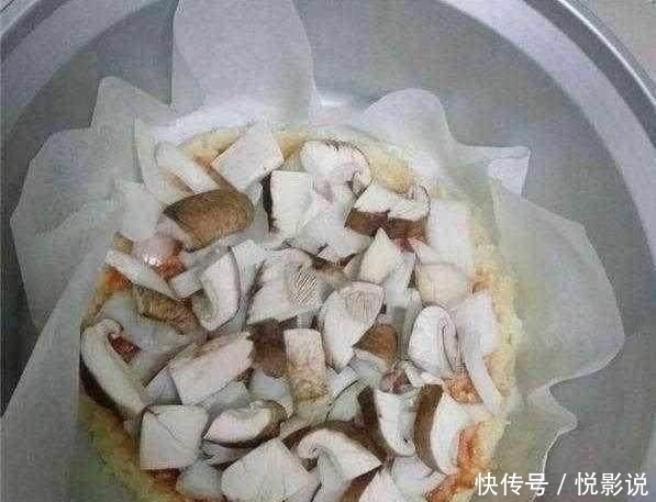 鸡蛋|蒸饭时电饭煲里打了一个鸡蛋,简直太美味了,你也可以尝试!