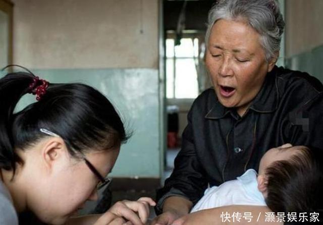 家庭|“双儿户”和“双女户”，父母步入晚年后的生活，差距不止一点点