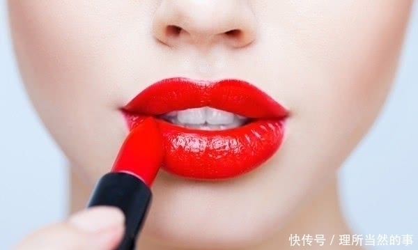 涂抹 每天都涂“口红”的女人，几年后会有什么变化？过来人道出了实情