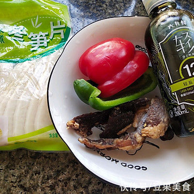 昆布|每次做这道腊肉炒冬笋，隔壁小孩都会来敲门