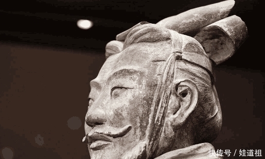 裂开|秦始皇兵马俑是用真人当模具制成的?一尊裂开的兵马俑,解开谜团