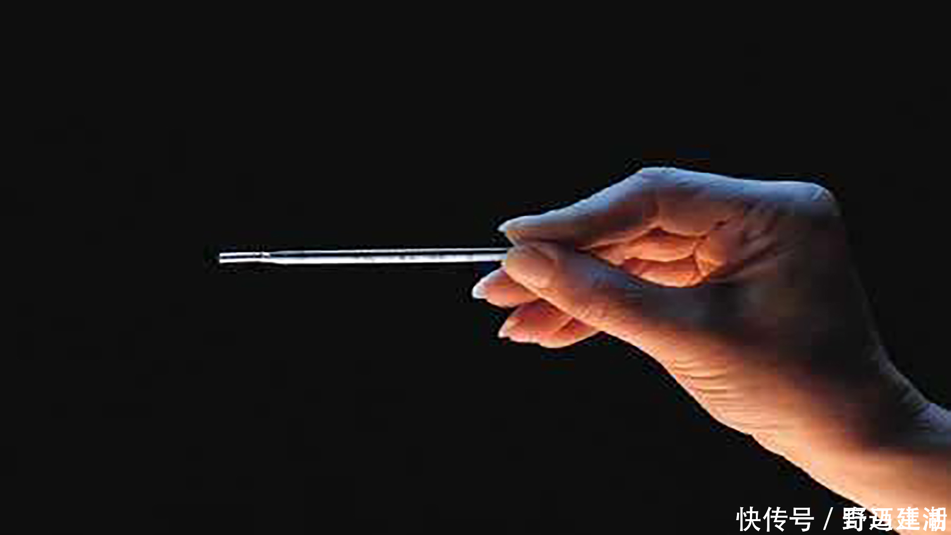 休息量|4岁女孩咬断体温计吞下水银,奶奶一招救了娃,医生都赞不绝口