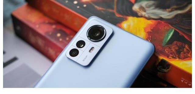 GT2|预算4000元，是选择realme GT2 Pro，还是小米12呢？