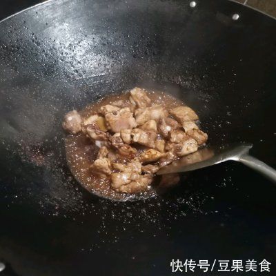 最常吃的家常菜，还属玉米排骨板栗烧最诱人