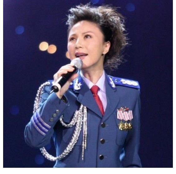 春节联欢晚会|打破韩红记录连登7次春晚，却因太爱钱被封杀，今只能靠走穴生活