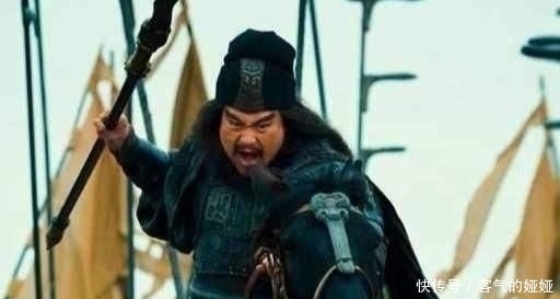 曹操|张飞当阳桥大喊三声谁敢应战，许褚刚要出战却被张辽拉住，为何？