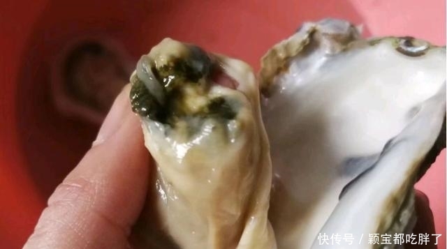 粉丝|蒜蓉粉丝蒸生蚝,只要跟着步骤一点点做,蒸出来的比饭店还香