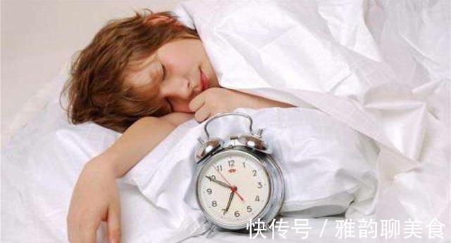 荷尔蒙|晚睡对娃伤害有多大不只影响身高和智力，五点危害个顶个的坑娃