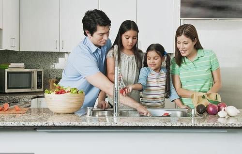  拖出来|糖尿病是拖出来的，医生忠告，晨起两坚持晚上两不要，血糖才会更好