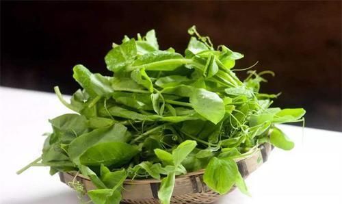 女人爱美，推荐常吃3种食物，补水润肤，祛皱淡斑，好处多多