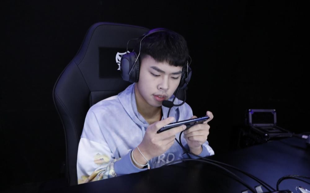 职业|LGD君诏刘邦也出大书，和清清一样，职业选手都这么不专业了？