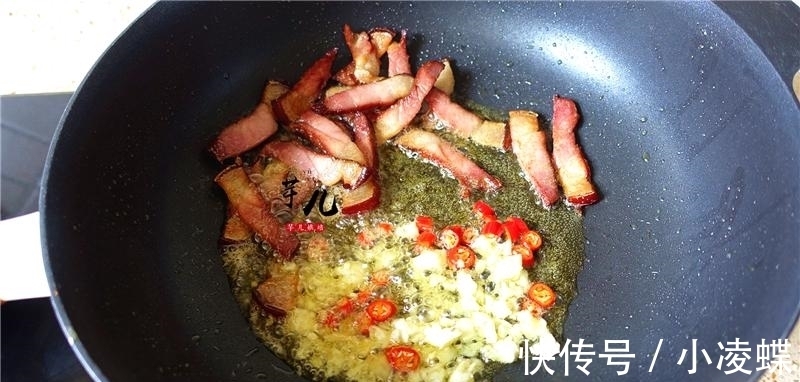 花菜|干煸花菜烧腊肉,做法简单,香辣可口,比饭店的好吃,下饭又下酒