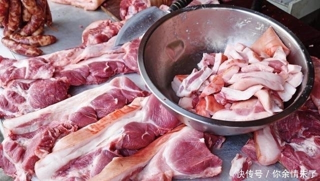买猪肉,挑前腿肉好还是后腿肉好肉贩子这样说买错等于白花钱