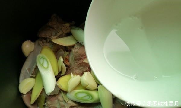 这部分|这部分只有一头猪,秋天吃的很好,但经常不受欢迎,真可惜