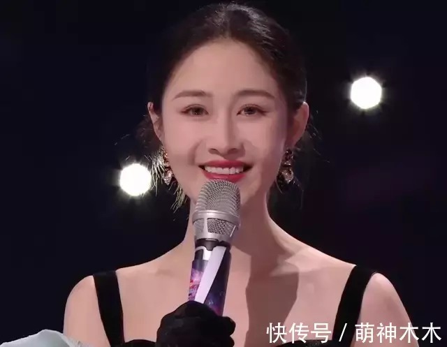 湖南台新主持跨年亮相即翻车，找不到镜头不会接话，何炅都带不动