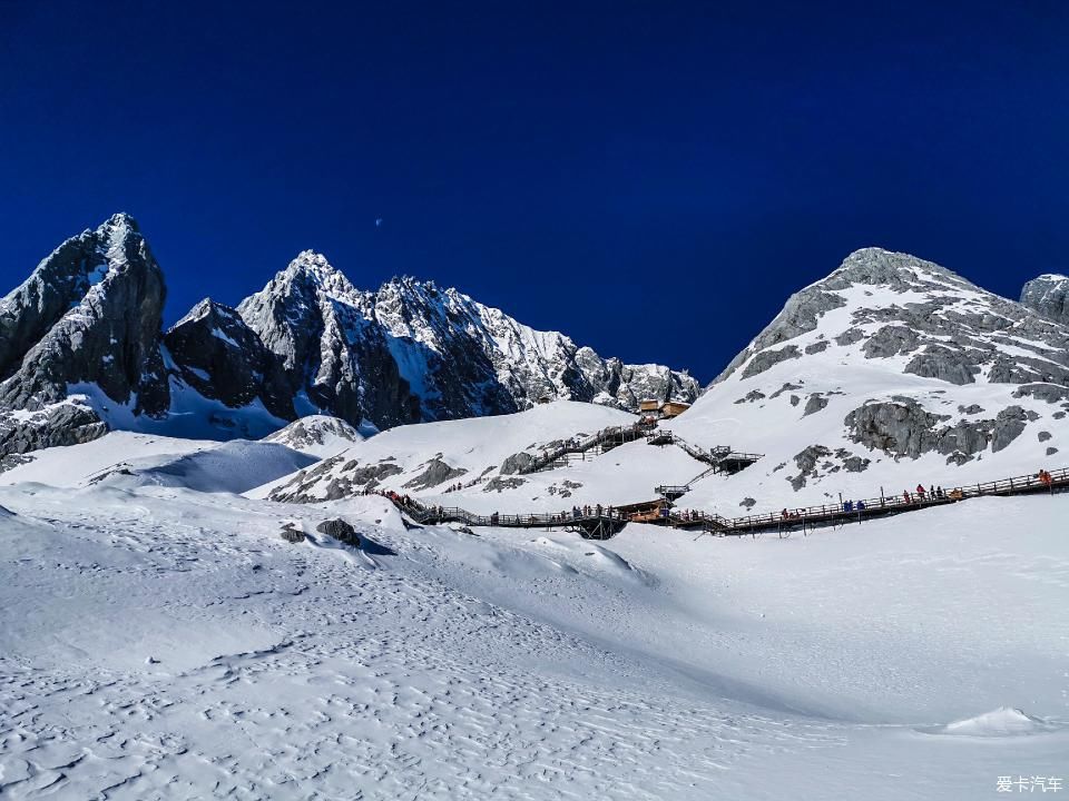 和高尔夫嘉旅一起去邂逅玉龙雪山