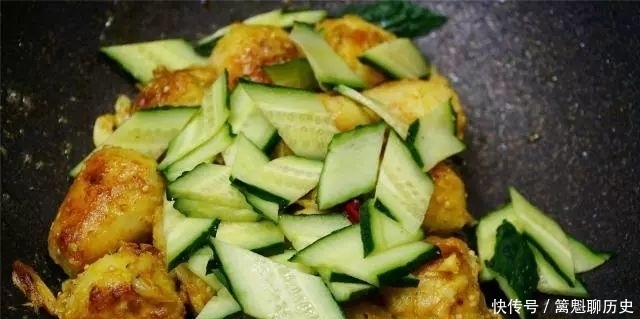 天冷了,遇到这菜我从不放过,炒一炒微辣焦香,好吃的吮指头