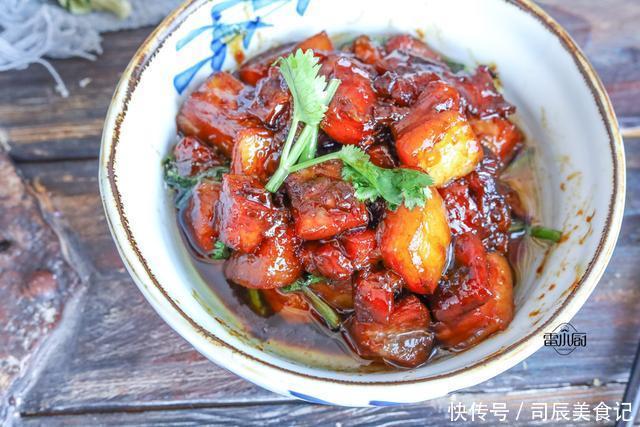 上桌|红烧肉,按黄磊的做法,上桌就被清盘,真好吃!