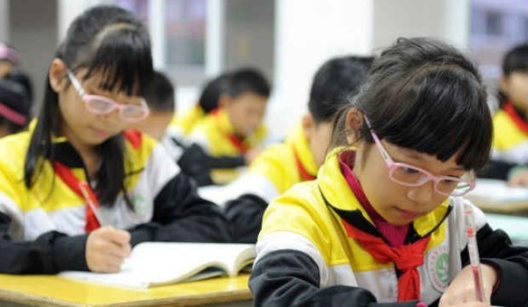 谣言|近视眼要一直“戴眼镜”吗关于它的4个谣言,专家告诉真相