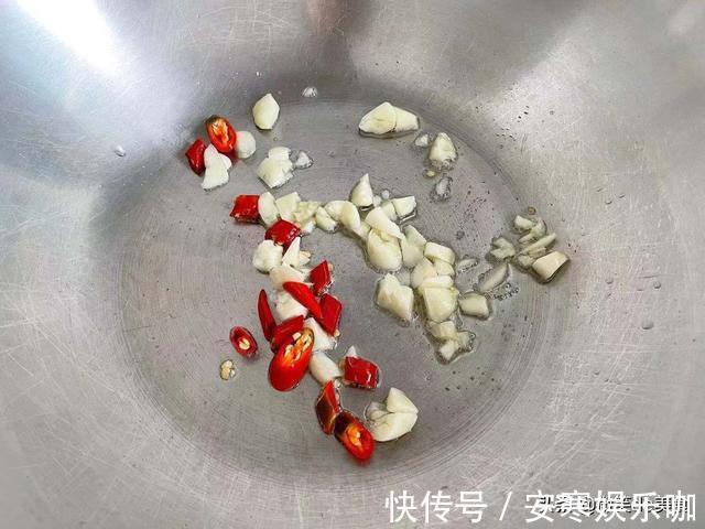 小白|空心菜最简单的做法，厨房小白也能做出的美味，减脂者的福音