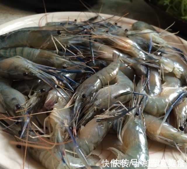 好吃|油爆虾的做法，太好吃了，一口一口停不下来！