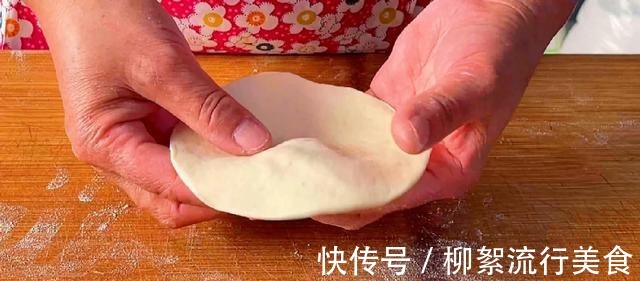 包子不会封口5年包子铺老板教你包子捏法,慢动作详细教会你!