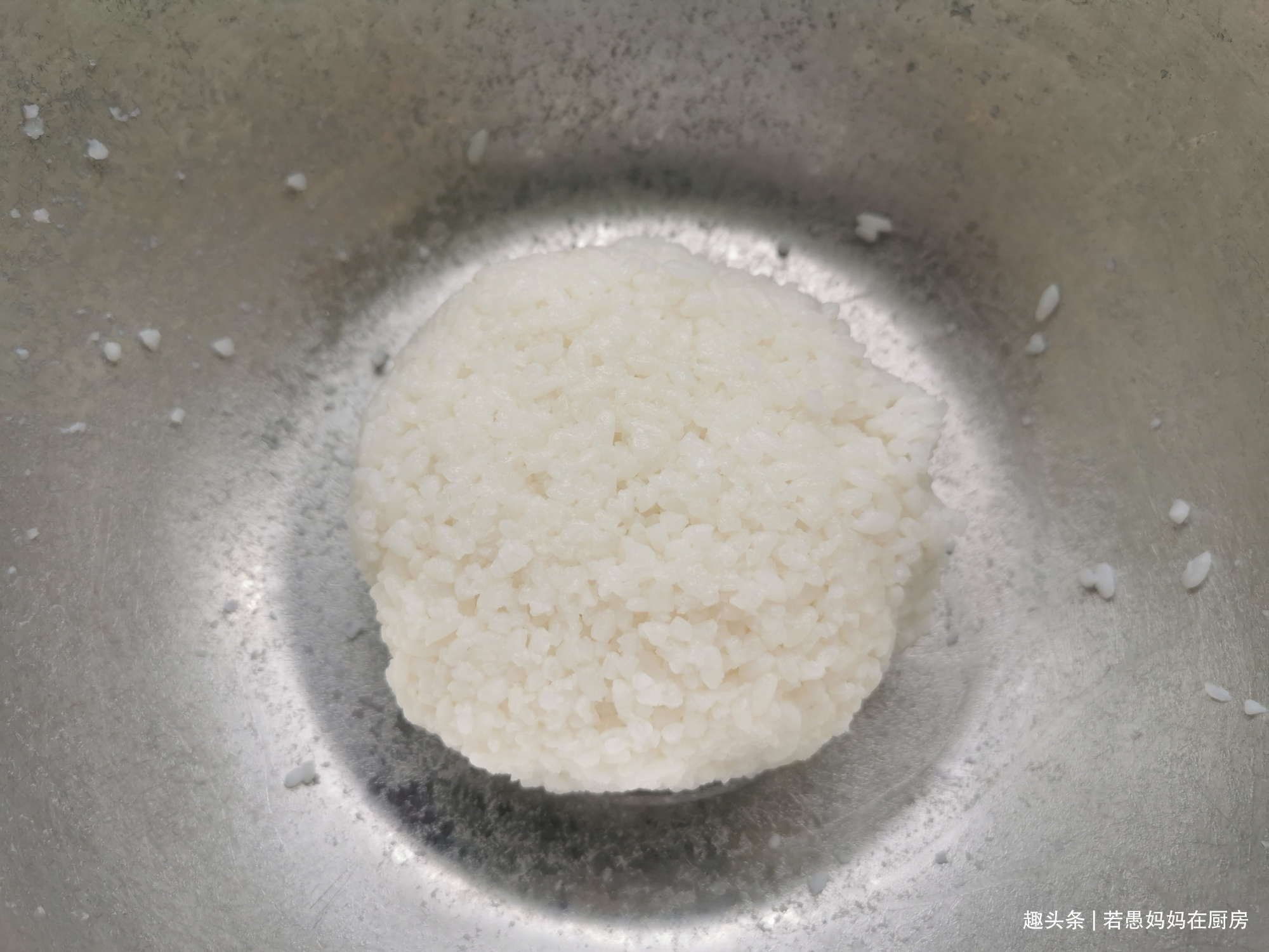 自从米饭此做法,孩子三天两头点名要吃,咯嘣儿脆,成本2块钱