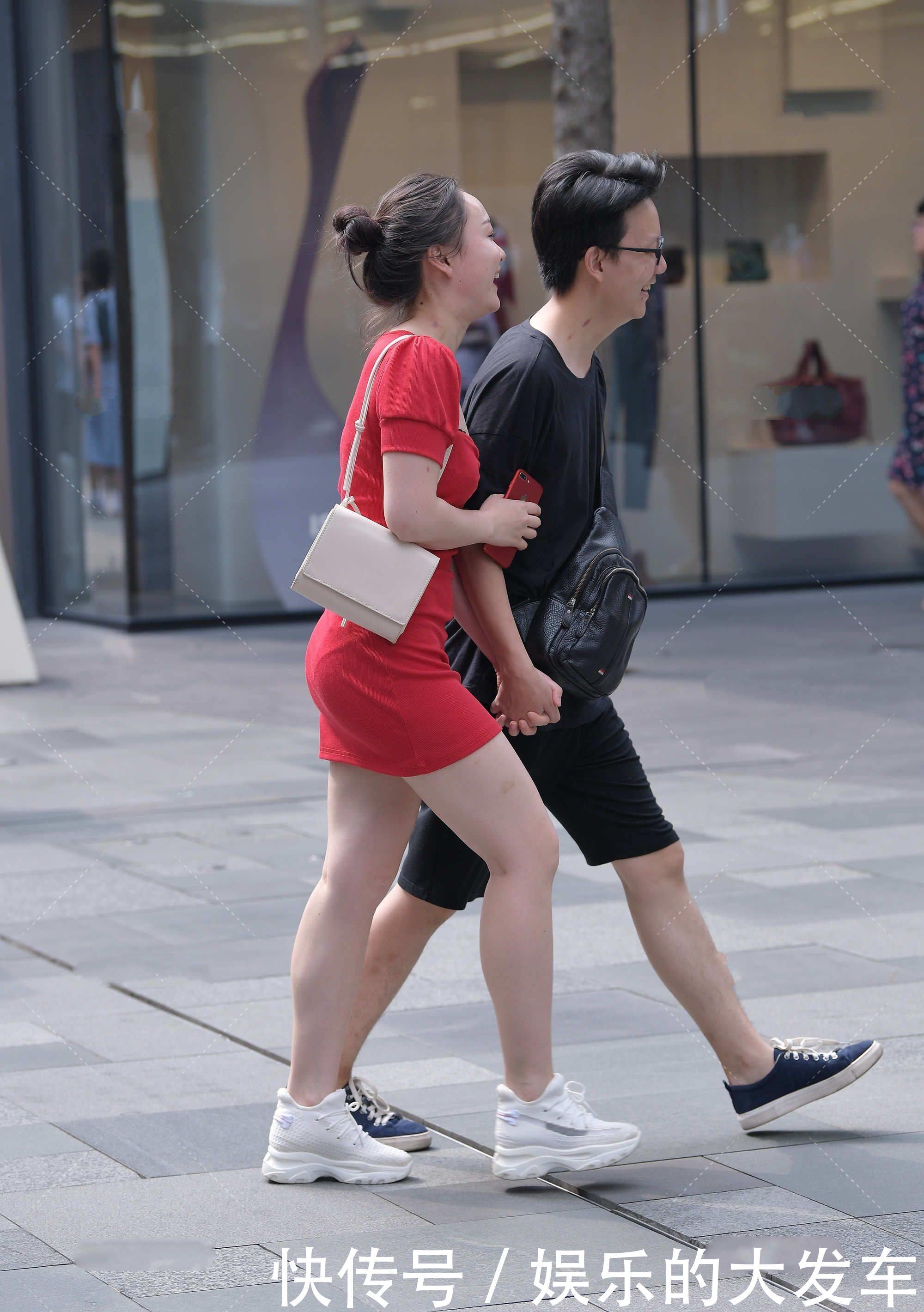 暖调|穿搭只有黑白灰?红系连衣裙显白显气质,展现甜美和典雅气质