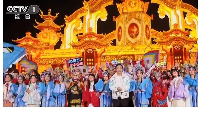 張韜：首秀央視元宵晚會，坐鎮(zhèn)四川分會場又主持又唱歌又有表演秀