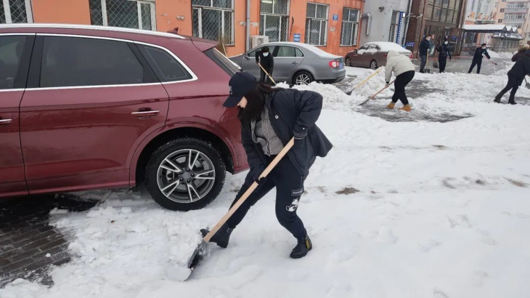 中医医院|鹤岗市中医医院丨以雪为令 确保畅通