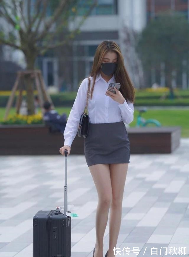清新 白色衬衫搭配包臀裙,清新脱俗,尽显干练风格!