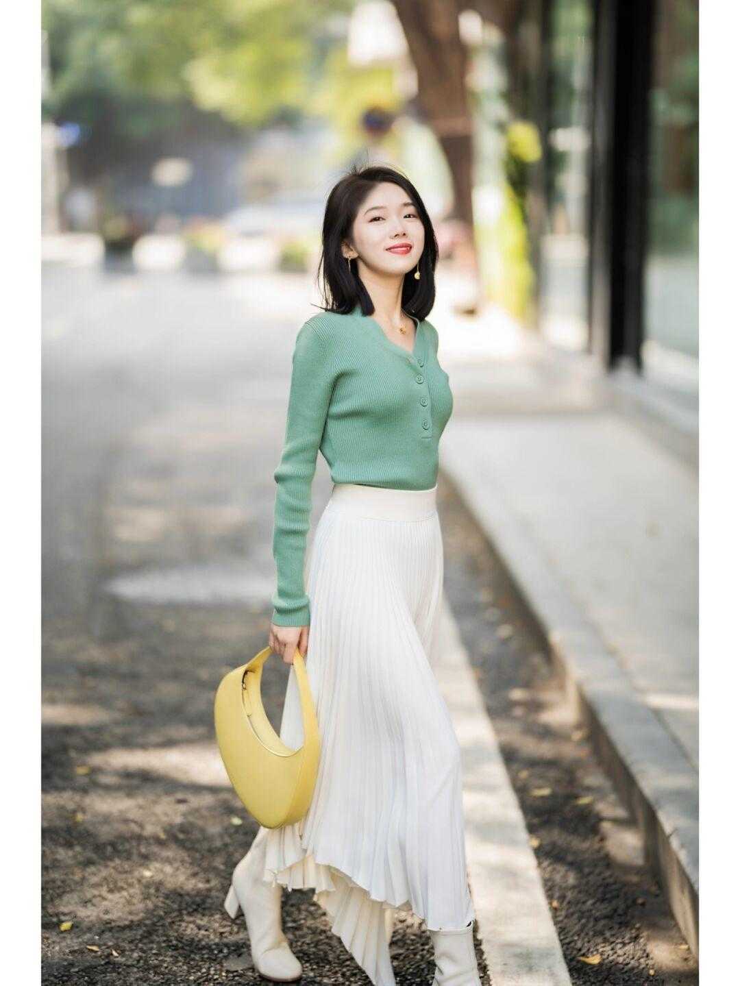 小仙女们 日常穿搭没头绪?快来看看这些简约大方的气质穿搭,谁穿谁美