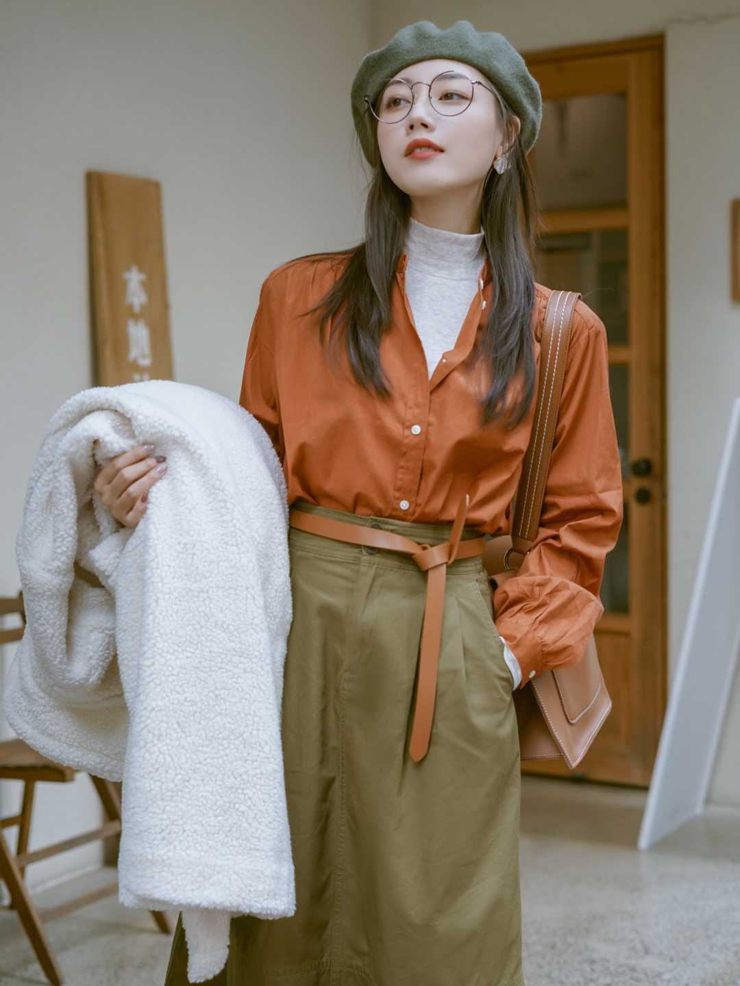 针织开衫 新年怎么穿才能个性又时髦?看看这几套穿搭,精致洋气还讨喜