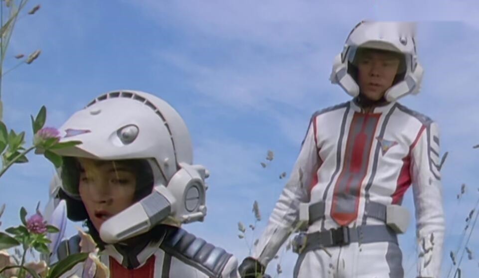 迪迦|迪迦奥特曼迪迦被吊打的一集,与全世界为敌,胜利队都不想救他