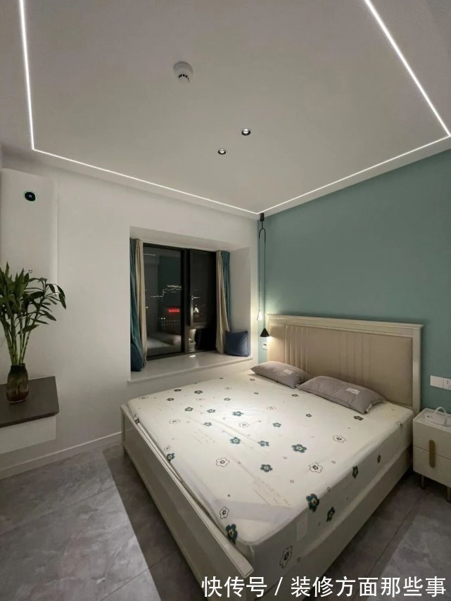 灯光|104平四口之家，客厅激光投影太过瘾，整柜的手办太壮观