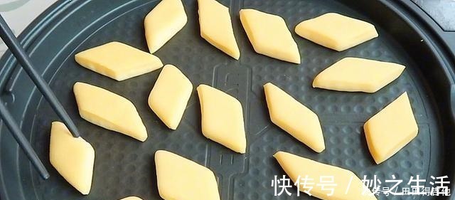 奶粉|1碗面粉三个鸡蛋，教你做好吃的零食，香甜好吃又柔软，太解馋了！