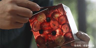 酸酸甜甜|超高颜值玫瑰西瓜蛋糕,酸酸甜甜还有酒香,还有果冻的口感~