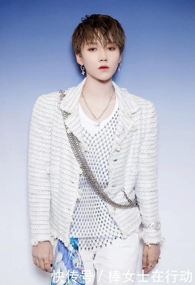 比刘雨昕舞蹈更IN的,是她的“无性别时尚”