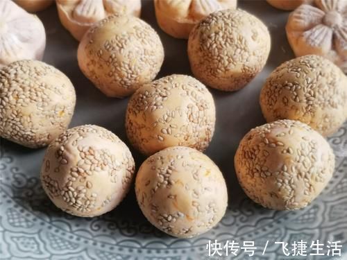 零食|零食不用买,教你用南瓜做小零食,比南瓜饼好吃,大人小孩都喜欢