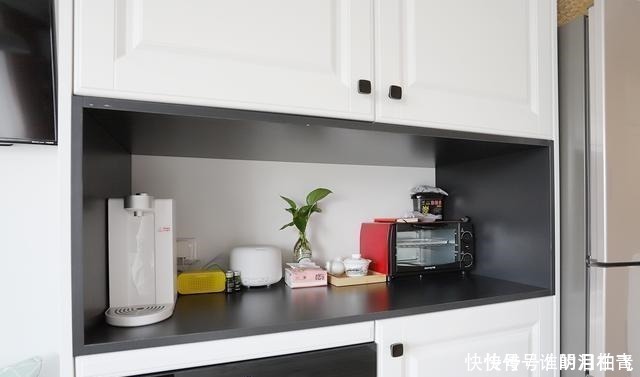 墙面|看腻了北欧风，43㎡一居室靠超美配色做到了优雅高级！