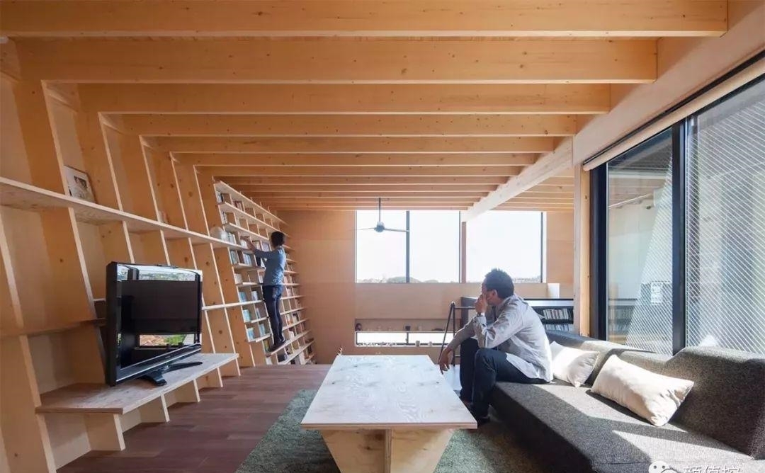 日本|日本设计师设计的房屋, 既能放置图书又能当梯子用, 还抗震