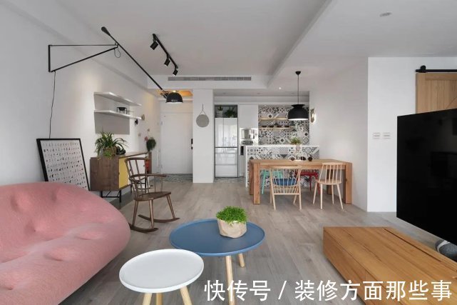 三居室|119平简约风三居室客厅不做电视背景墙,效果真的非常不错