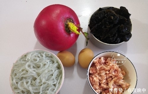 蒸包子的详细做法,发面有技巧,调馅有窍门,照着做准成功